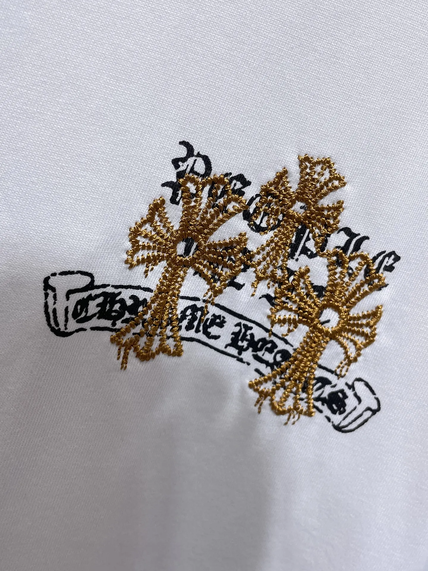 P150 New for summer Chrome Hearts 25ss High gram weight environmentally friendly high-quality top-grade fabric 280g Heavy cross embroidery hand-made frayed short sleeves Counter synchronization 1:1 replica version Recommended color: black white Size: S, M, L, XL